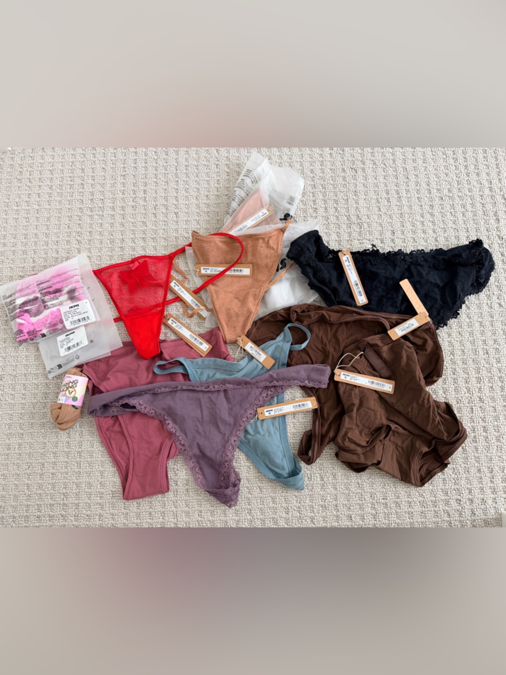 SKIMS Bundle of 12 XL